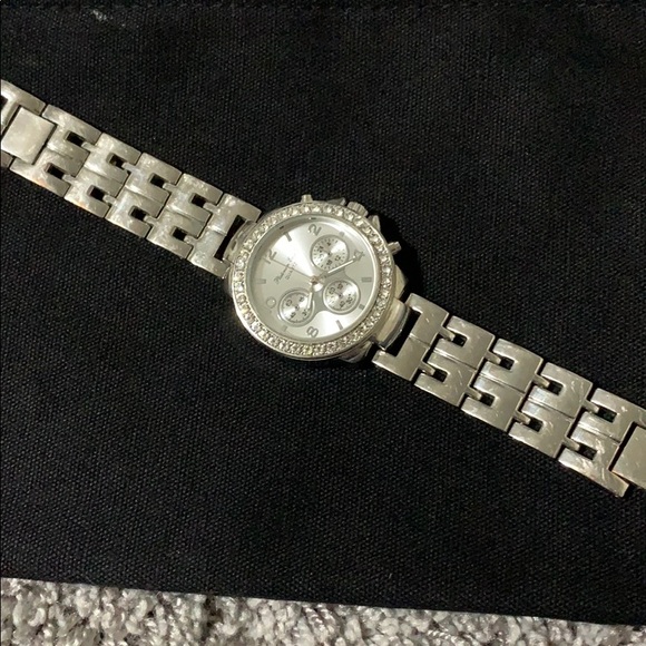 Women’s watch - Picture 2 of 2